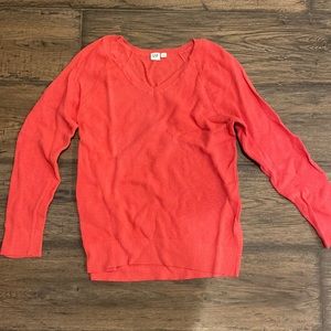Gap sweater